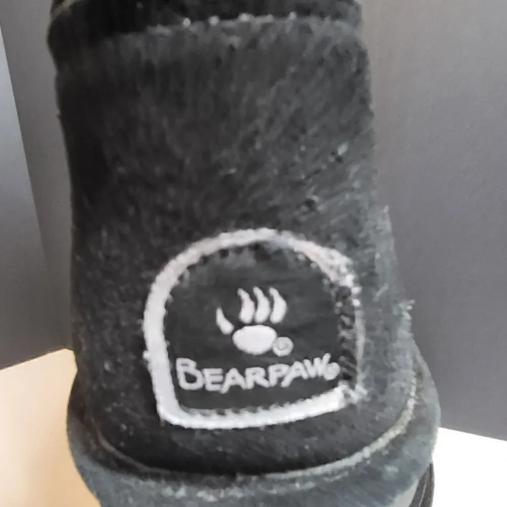 Bearpaw Short Black Boots